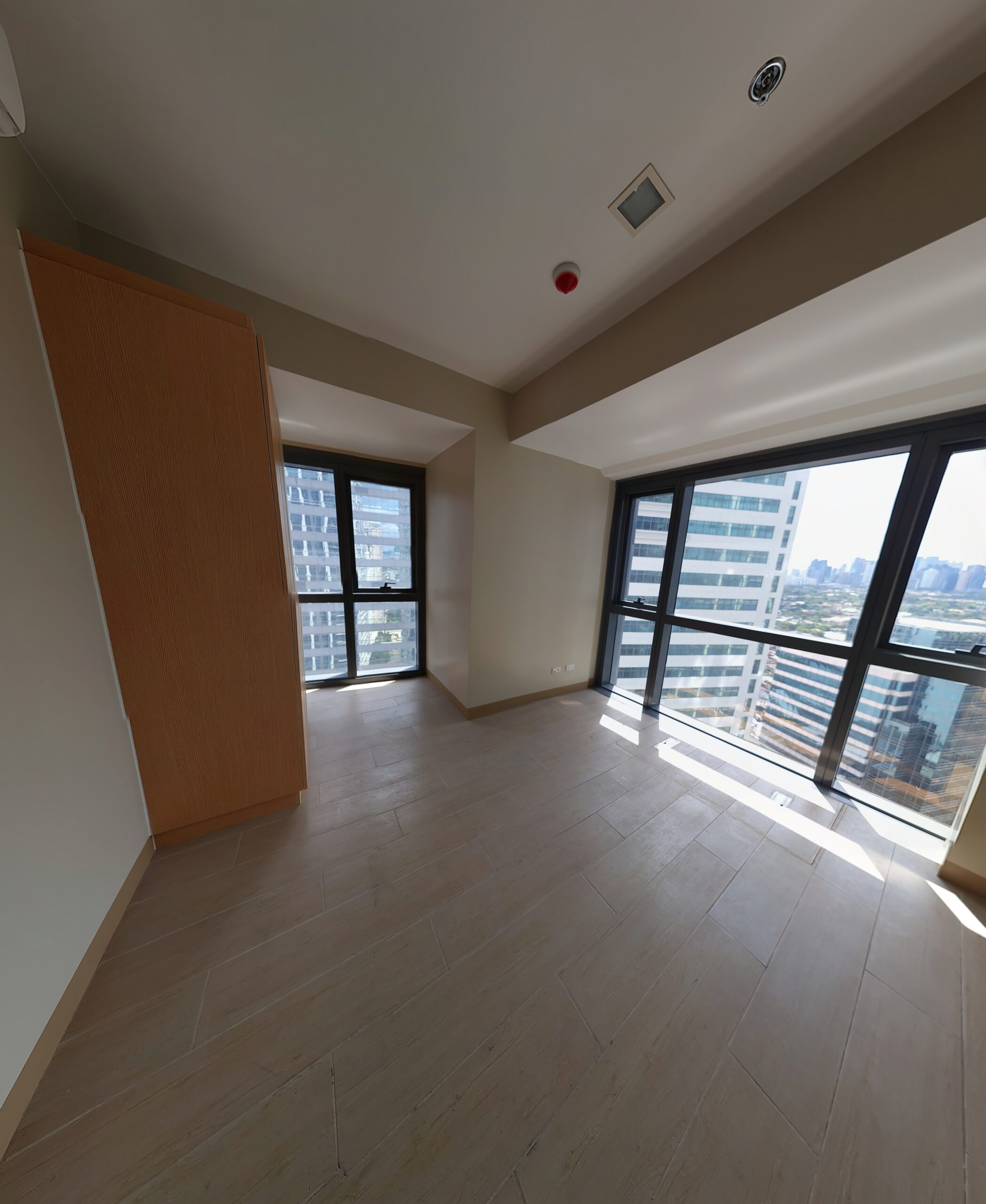 1 Bedroom For Sale in One Eastwood