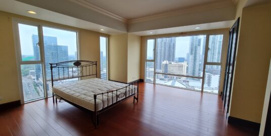 4 bedroom for rent in Discovery Primea Ayala Makati