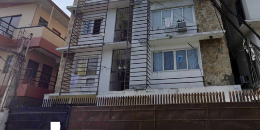 Apartment building with income for sale in Mandaluyong