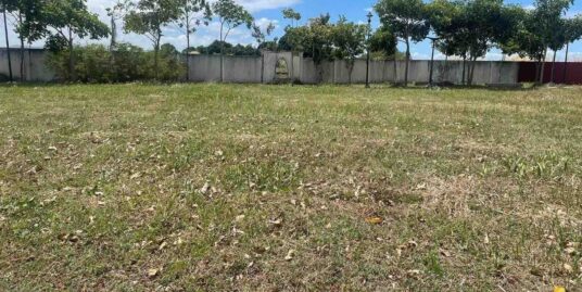 Lot for sale in Eton City Laguna