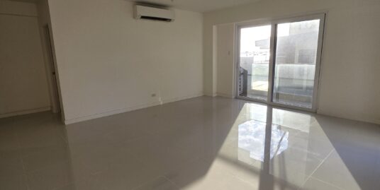 3 bedroom condo unit for sale in Oak Harbor Residences, Marina Bay, Parañaque 