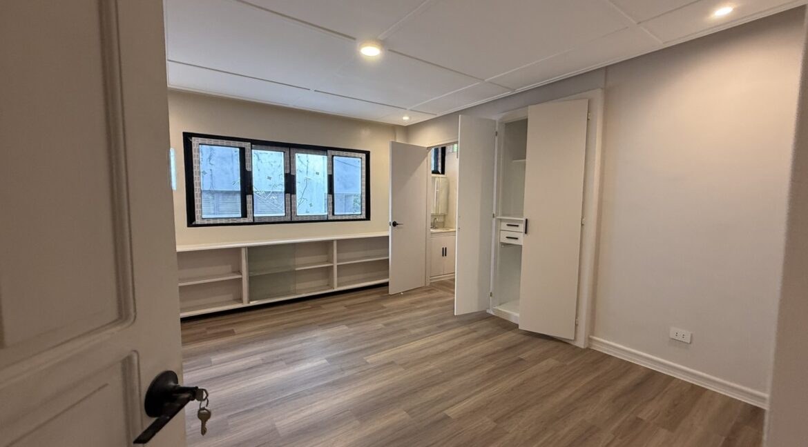 IMG-4f0c2b420e5afdd6cb35185ac9cd108a-V